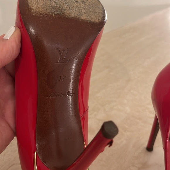 Louis Vuitton Pumps/Heels. Used. Size 37. Guaranteed Authentic - Picture 3 of 15